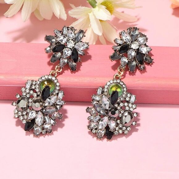 Yellow Gold with Black Onyx Austrian Crystal Chunky Necklace and Earrings Set - Picture 3 of 7